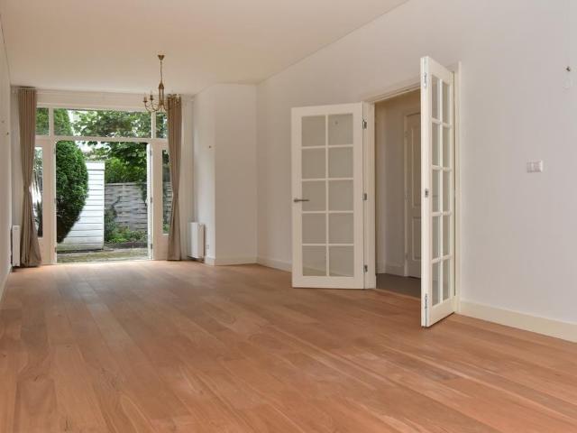 Landhuis te huur in Den Haag, Waalsdorp