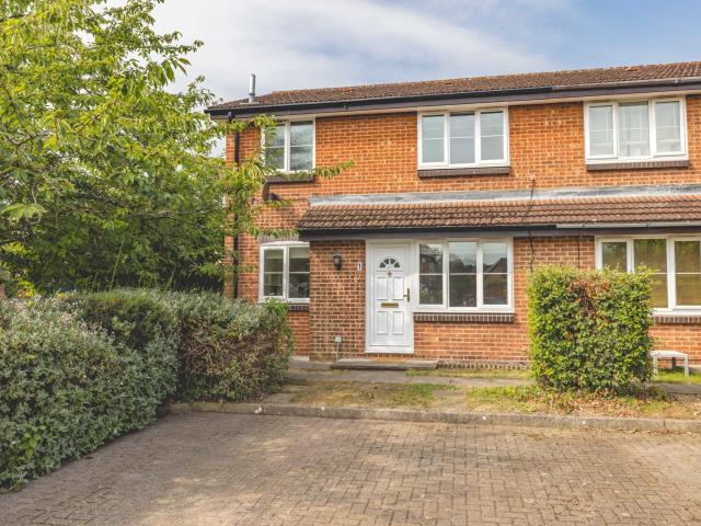 House for rent in Thorpe Lea, Runnymede