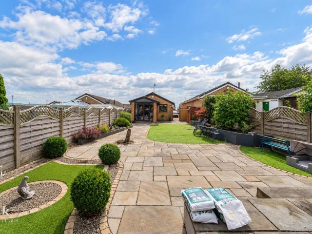House for rent in Burnedge, Greater Manchester