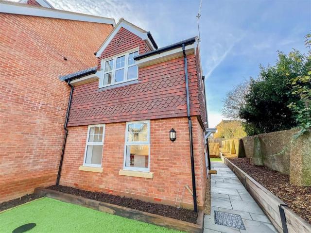 House for rent in Old Town, Heathlands