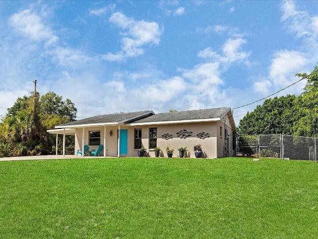 House for rent in Englewood