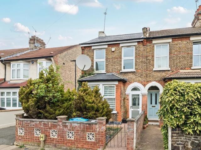 House for rent in Bowes Park, Greater London
