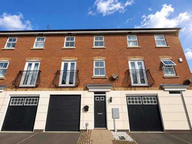 House for rent in Corby
