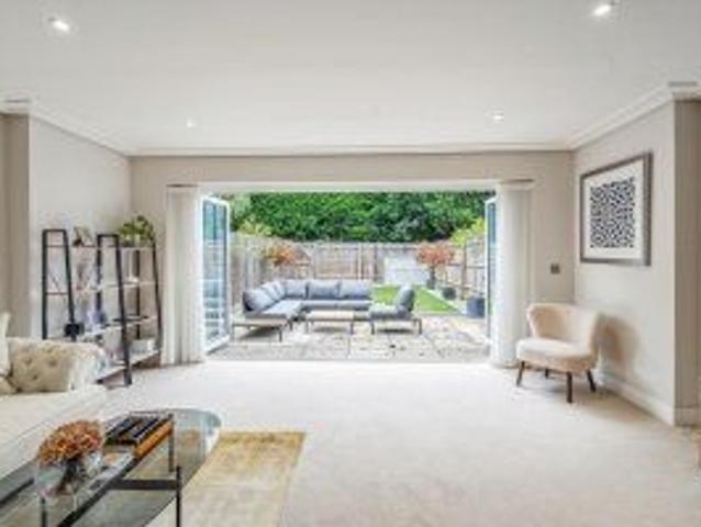House for rent in Chalfont St. Peter, Denham