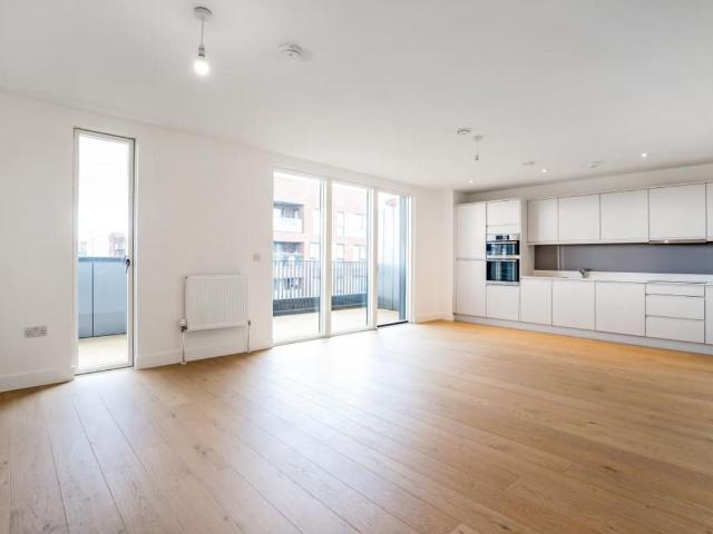 House for rent in Kingsbury, Greater London