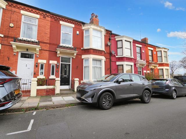 House for rent in Elm Park, Calderstones