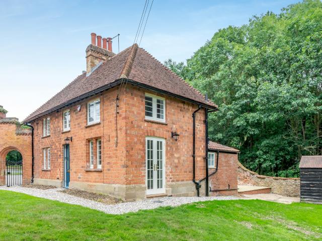 House for rent in The Ryde, Welwyn Hatfield