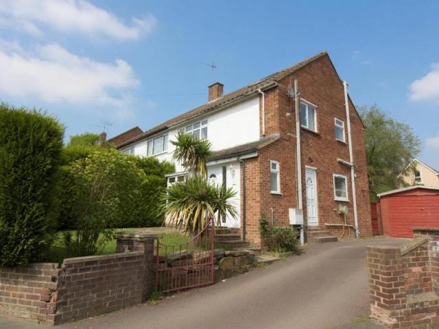 House for rent in Heatherside, Heol-las