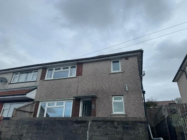 House for rent in Tonyrefail, Coedely