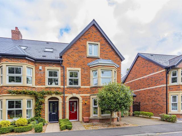 House for rent in Falcon Lodge, Wales