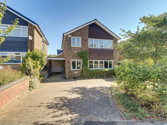 House for rent in Hatching Green, Five Acres
