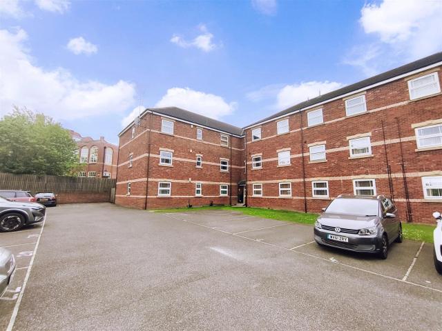 House for rent in Pogmoor, South Yorkshire
