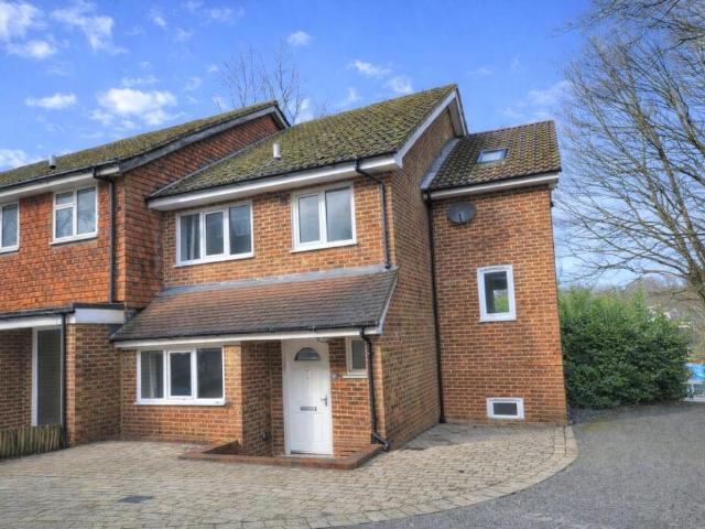 House for rent in Fole, Surrey