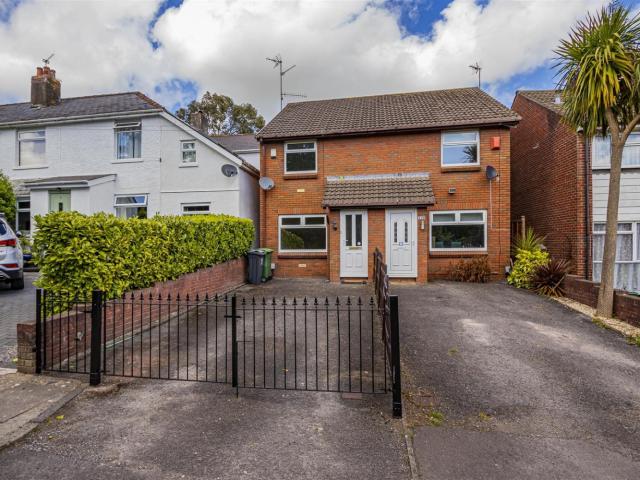 House for rent in The Hawthorns, Falcon Lodge