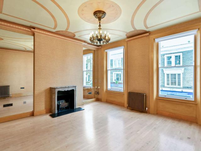 House for rent in Royal Borough of Kensington and Chelsea, Greater London