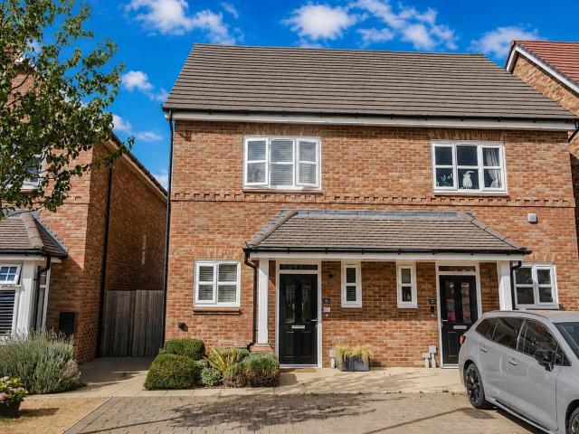 House for rent in Highcroft, Berrick Salome