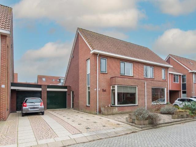Woning te huur in Tuitjenhorn, Noord Holland