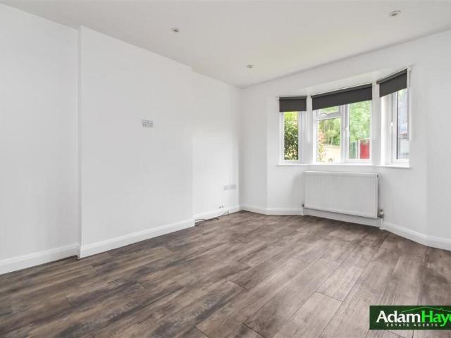 House for rent in Fallow Corner, Greater London