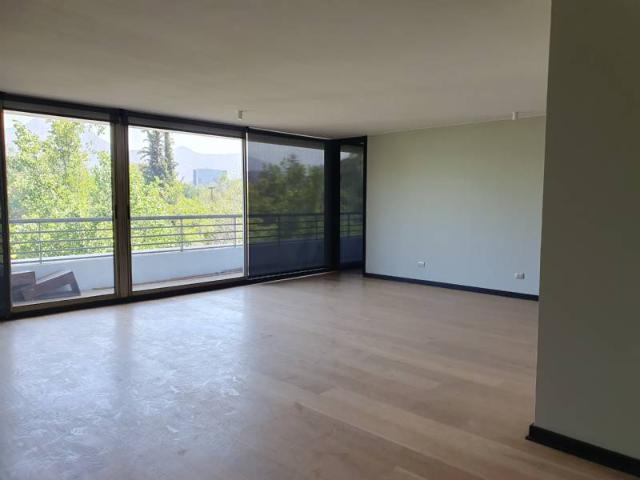 Casa en arriendo en El Golf, Santiago
