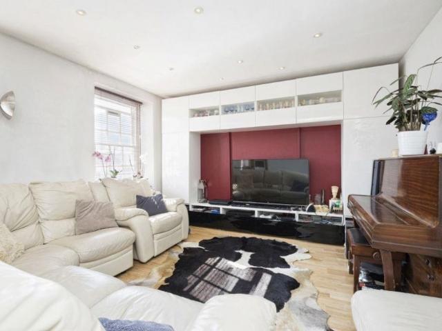 House for rent in Chalk Farm, Greater London
