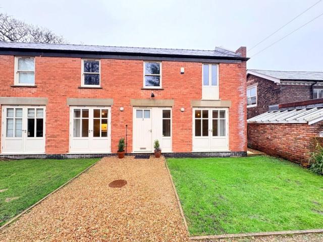 House for rent in Calderstones