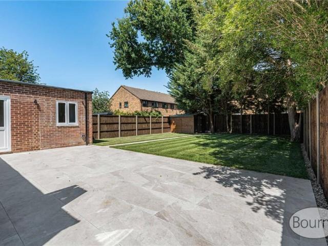 House for rent in Row Town, Surrey