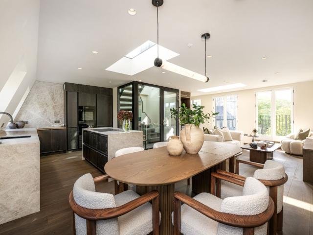 House for rent in Royal Borough of Kensington and Chelsea, Greater London