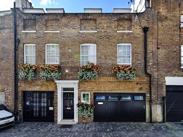 House for rent in Belgravia, Greater London