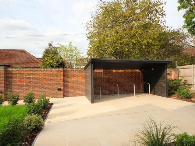House for rent in London Borough of Ealing, Park Royal