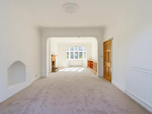 House for rent in Cat Hill, England