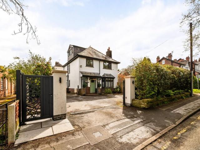 House for rent in Dale Brow, Prestbury
