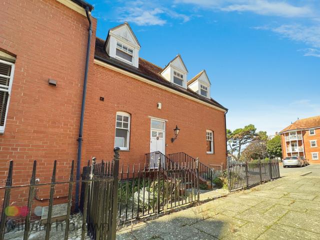 House for rent in Holland-on-Sea, Dale Hill