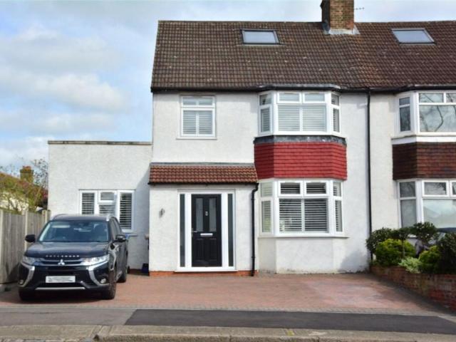 House for rent in Charlton, Greater London