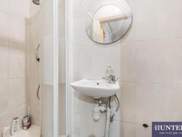 Property for rent in Cat Hill, England