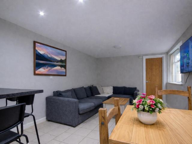 House for rent in Falcon Lodge, Wales