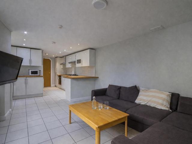 House for rent in Falcon Lodge, Wales