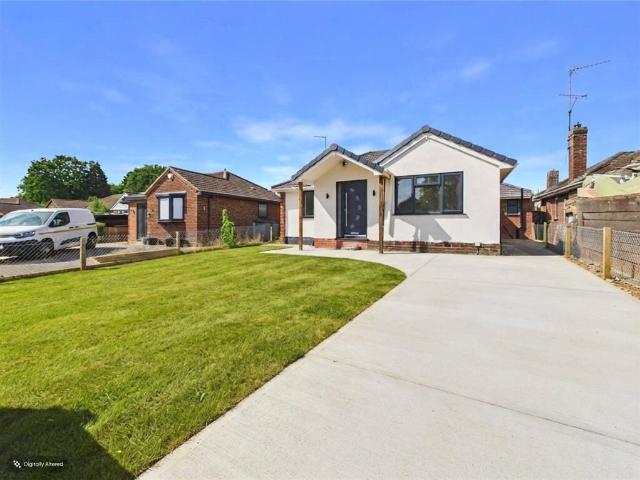 House for rent in Dee Park, Reading