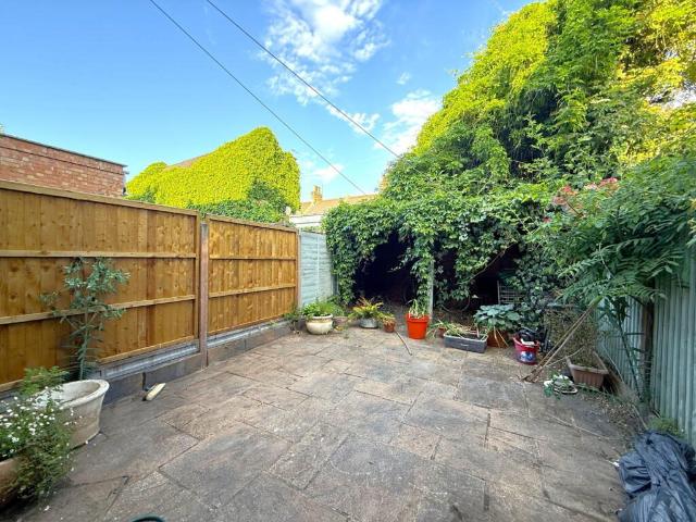 House for rent in London Borough of Ealing, Park Royal
