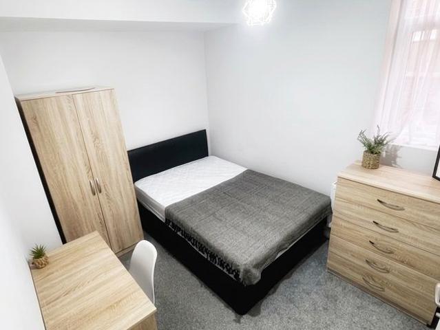 House for rent in The Polygon, City Of Southampton