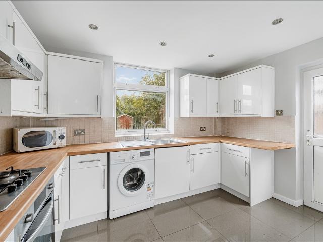 House for rent in London Borough of Ealing, Park Royal