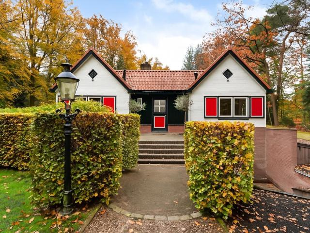 Woning te huur in Nieuw-Loosdrecht, Hilversum