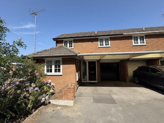 House for rent in Holloway Hill, Fole