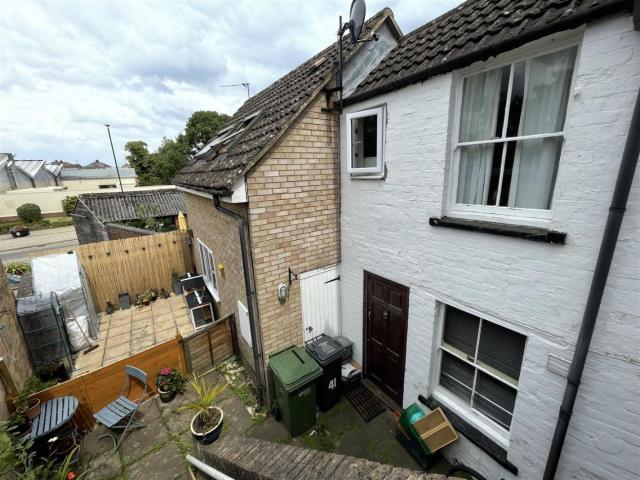 House for rent in Dursley, School House