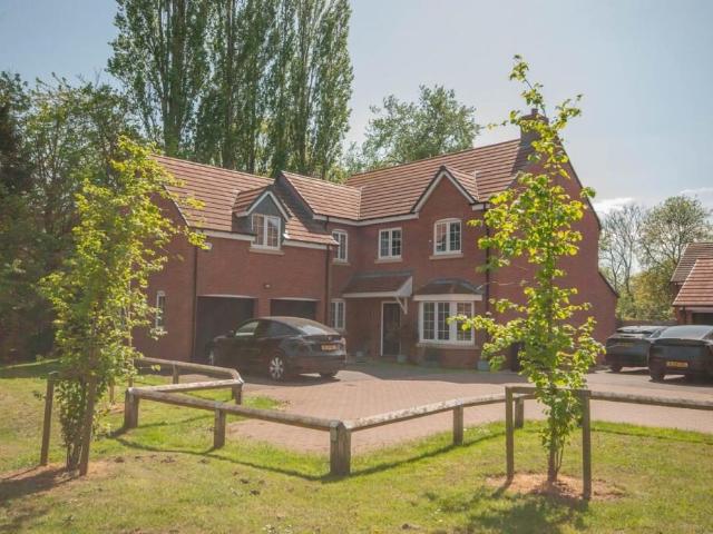 House for rent in Cawston, New Bilton