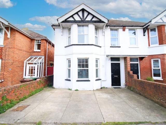 House for rent in Roselands, Eastbourne
