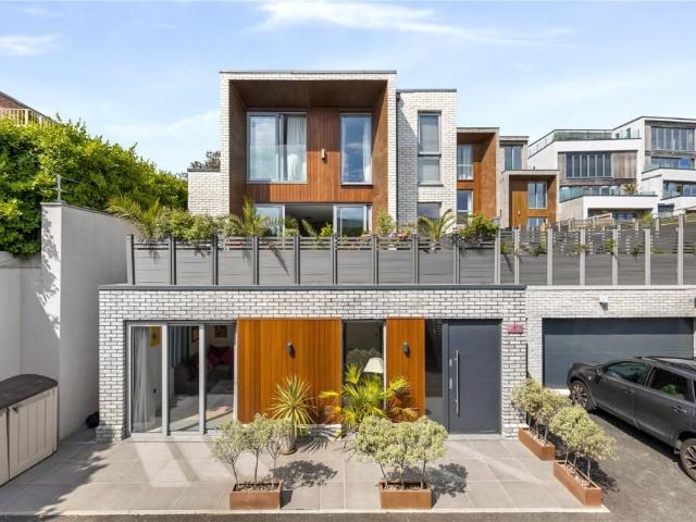 House for rent in Brighton Marina Village, Roedean