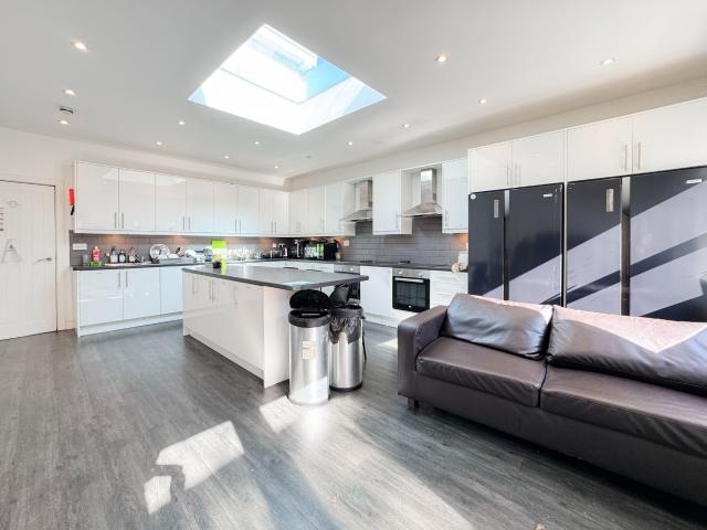House for rent in Newtown, Reading