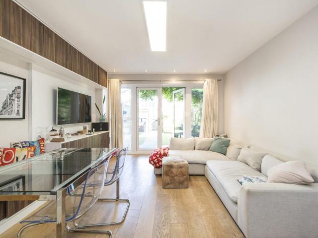 House for rent in Mortlake, Greater London