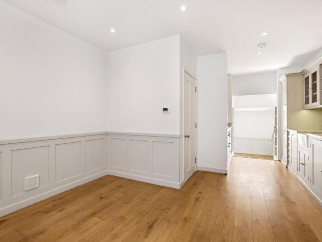 House for rent in Belgravia, Greater London