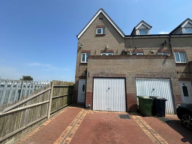 House for rent in Southtown, Stokesby